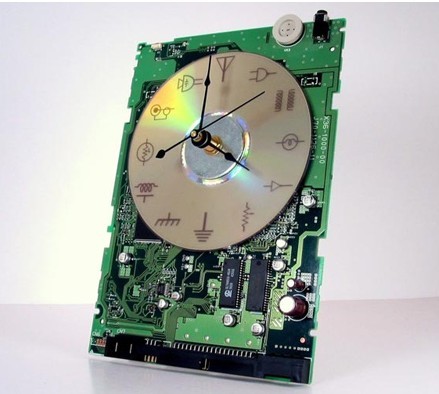 PCB板制作的时钟